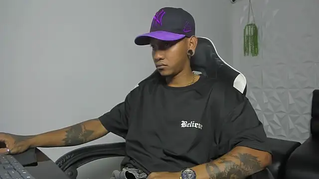 Snapshot of blackdirty420 chatting on February 14, 2026, 2:47 pm blackdirty420 online show from February 14, 2026, 2:47 pm