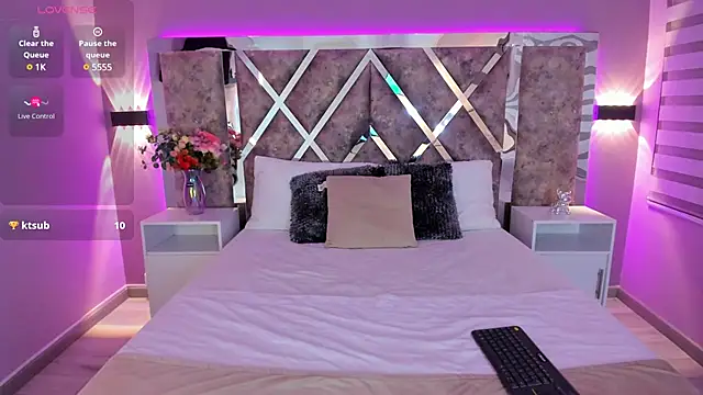 ValerieHyde online show from March 15, 2025, 3:29 am