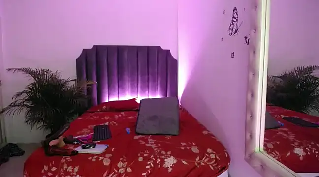 Snapshot of moree_Queen chatting on February 9, 2025, 2:06 am moree Queen online show from February 9, 2025, 2:06 am