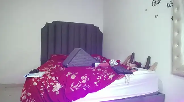 Snapshot of moree_Queen chatting on February 12, 2025, 12:05 am moree Queen online show from February 12, 2025, 12:05 am