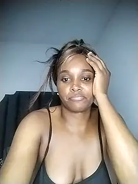 Snapshot of moree_Queen chatting on February 16, 2025, 9:59 pm moree Queen online show from February 16, 2025, 9:59 pm