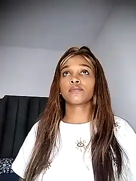 Snapshot of moree_Queen chatting on February 18, 2025, 7:41 pm moree Queen online show from February 18, 2025, 7:41 pm