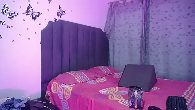 Snapshot of moree_Queen chatting on March 14, 2025, 12:29 pm moree Queen online show from March 14, 2025, 12:29 pm