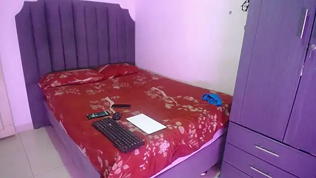 Snapshot of moree_Queen chatting on September 20, 2025, 9:16 pm moree Queen online show from September 20, 2025, 9:16 pm