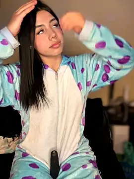 Laura-Khalifa online show from March 21, 2026, 7:13 am