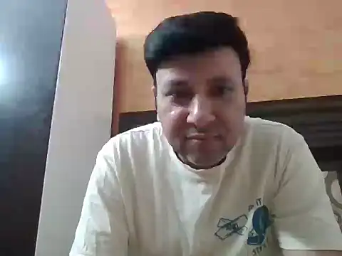 Snapshot of innocentboy1987 chatting on April 24, 2026, 5:54 am innocentboy1987 online show from April 24, 2026, 5:54 am