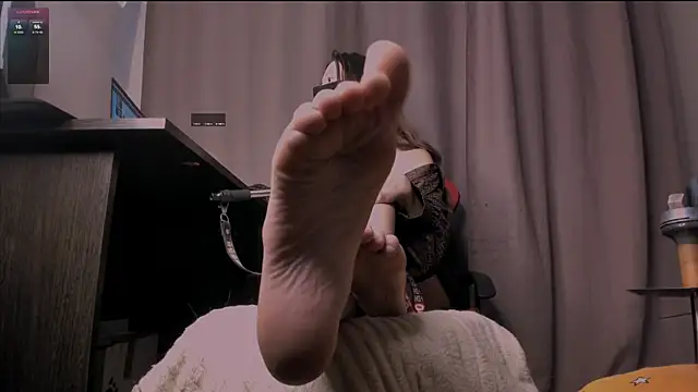 Snapshot of holyharlot chatting on September 27, 2025, 2:22 pm holyharlot online show from September 27, 2025, 2:22 pm