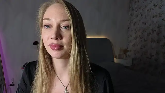 Snapshot of Engel_13 chatting on October 9, 2025, 5:55 pm Engel 13 online show from October 9, 2025, 5:55 pm