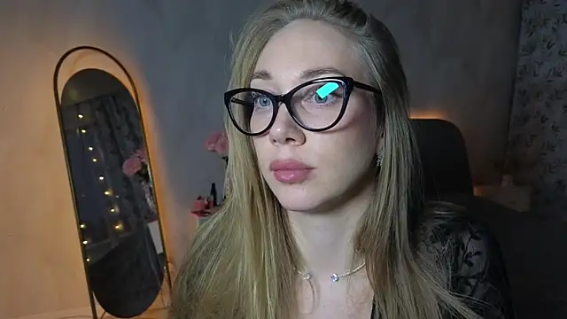 Snapshot of Engel_13 chatting on December 4, 2025, 1:31 pm Engel 13 online show from December 4, 2025, 1:31 pm