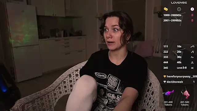 Snapshot of alexa_feels_ chatting on February 14, 2025, 8:59 pm alexa feels  online show from February 14, 2025, 8:59 pm