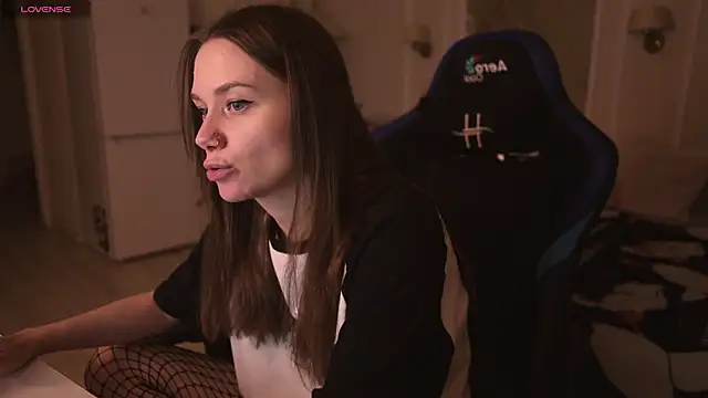 Snapshot of alexa_feels_ chatting on February 16, 2025, 6:43 pm alexa feels  online show from February 16, 2025, 6:43 pm