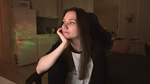 Snapshot of alexa_feels_ chatting on March 14, 2025, 1:05 am alexa feels  online show from March 14, 2025, 1:05 am