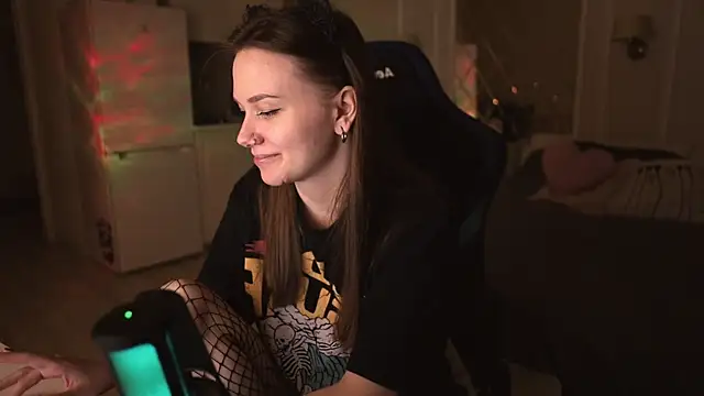 Snapshot of alexa_feels_ chatting on March 15, 2025, 6:43 pm alexa feels  online show from March 15, 2025, 6:43 pm