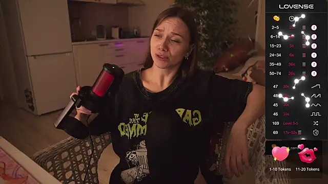 Snapshot of alexa_feels_ chatting on September 20, 2025, 7:37 pm alexa feels  online show from September 20, 2025, 7:37 pm