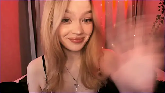 Snapshot of MiaRanki chatting on April 2, 2026, 8:28 pm MiaRanki online show from April 2, 2026, 8:28 pm