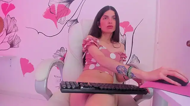 Snapshot of Isabela_Fiorelli chatting on February 8, 2025, 6:33 pm Isabela Fiorelli online show from February 8, 2025, 6:33 pm