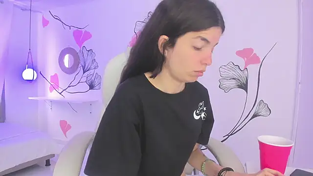 Snapshot of Isabela_Fiorelli chatting on February 28, 2025, 12:20 pm Isabela Fiorelli online show from February 28, 2025, 12:20 pm