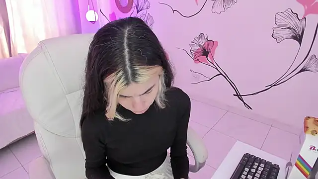 Snapshot of Isabela_Fiorelli chatting on October 9, 2025, 1:20 pm Isabela Fiorelli online show from October 9, 2025, 1:20 pm