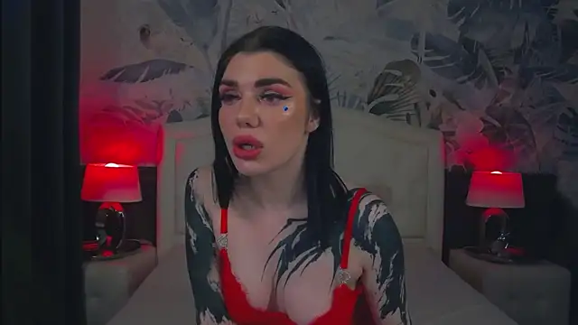 Snapshot of MaeveMoon chatting on March 17, 2026, 8:12 pm MaeveMoon online show from March 17, 2026, 8:12 pm