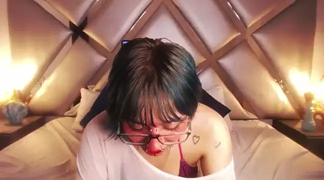 Snapshot of DarkMysterysF chatting on March 4, 2025, 12:29 am DarkMysterysF online show from March 4, 2025, 12:29 am