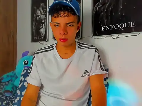 Snapshot of Alessandro_1610 chatting on February 12, 2025, 5:37 am Alessandro 1610 online show from February 12, 2025, 5:37 am