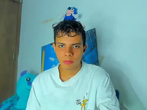 Snapshot of Alessandro_1610 chatting on March 4, 2025, 5:00 am Alessandro 1610 online show from March 4, 2025, 5:00 am