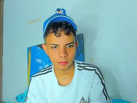 Snapshot of Alessandro_1610 chatting on March 13, 2025, 8:37 am Alessandro 1610 online show from March 13, 2025, 8:37 am