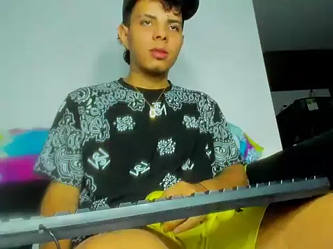 Snapshot of Alessandro_1610 chatting on September 19, 2025, 2:13 am Alessandro 1610 online show from September 19, 2025, 2:13 am