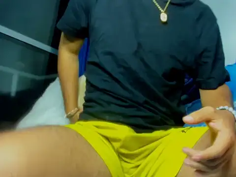 Snapshot of Alessandro_1610 chatting on September 25, 2025, 3:43 am Alessandro 1610 online show from September 25, 2025, 3:43 am