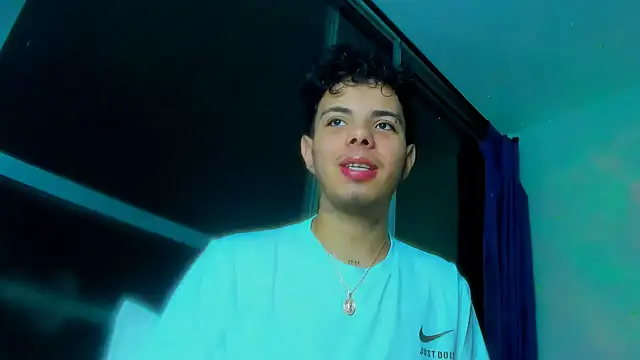 Snapshot of Alessandro_1610 chatting on October 16, 2025, 3:07 am Alessandro 1610 online show from October 16, 2025, 3:07 am