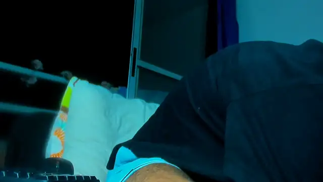 Snapshot of Alessandro_1610 chatting on October 19, 2025, 4:35 am Alessandro 1610 online show from October 19, 2025, 4:35 am