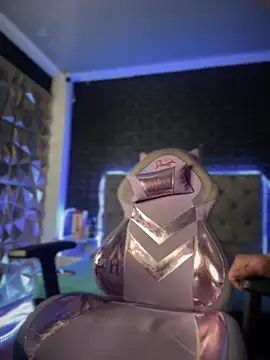 Snapshot of Carola-Ross chatting on March 2, 2025, 2:41 am Carola-Ross online show from March 2, 2025, 2:41 am