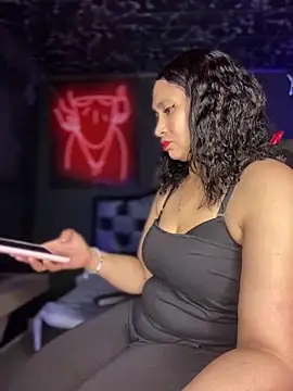 Snapshot of Carola-Ross chatting on March 8, 2025, 3:06 am Carola-Ross online show from March 8, 2025, 3:06 am