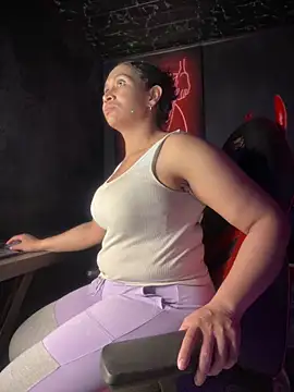 Snapshot of Carola-Ross chatting on March 18, 2025, 2:15 am Carola-Ross online show from March 18, 2025, 2:15 am