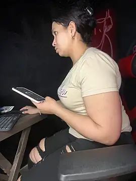 Snapshot of Carola-Ross chatting on March 21, 2025, 2:28 am Carola-Ross online show from March 21, 2025, 2:28 am