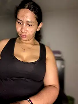 Snapshot of Carola-Ross chatting on September 12, 2025, 5:35 pm Carola-Ross online show from September 12, 2025, 5:35 pm