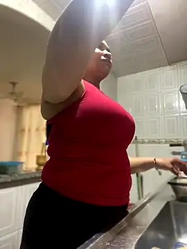 Snapshot of Carola-Ross chatting on September 16, 2025, 5:47 pm Carola-Ross online show from September 16, 2025, 5:47 pm