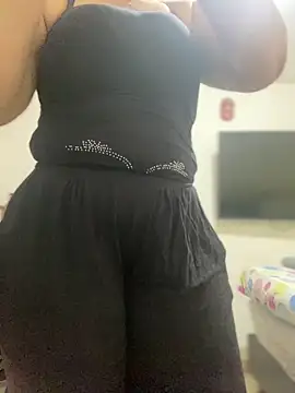 Snapshot of Carola-Ross chatting on September 17, 2025, 5:58 pm Carola-Ross online show from September 17, 2025, 5:58 pm