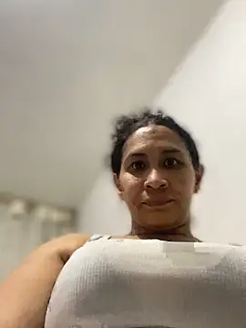 Snapshot of Carola-Ross chatting on September 22, 2025, 2:02 am Carola-Ross online show from September 22, 2025, 2:02 am