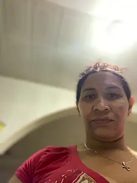 Snapshot of Carola-Ross chatting on October 14, 2025, 6:42 pm Carola-Ross online show from October 14, 2025, 6:42 pm