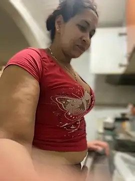 Snapshot of Carola-Ross chatting on November 7, 2025, 6:08 pm Carola-Ross online show from November 7, 2025, 6:08 pm