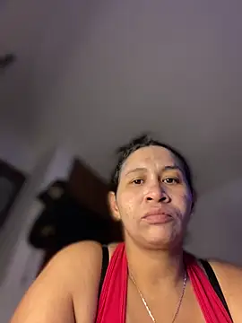 Snapshot of Carola-Ross chatting on November 13, 2025, 5:34 pm Carola-Ross online show from November 13, 2025, 5:34 pm