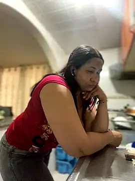 Snapshot of Carola-Ross chatting on December 3, 2025, 5:11 pm Carola-Ross online show from December 3, 2025, 5:11 pm