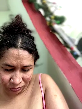 Snapshot of Carola-Ross chatting on January 5, 2026, 5:27 pm Carola-Ross online show from January 5, 2026, 5:27 pm