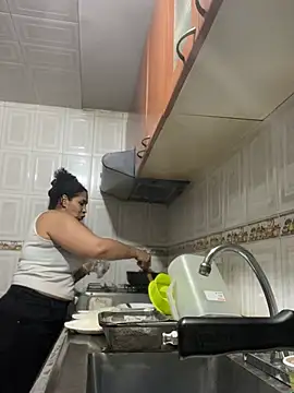 Snapshot of Carola-Ross chatting on January 14, 2026, 1:55 am Carola-Ross online show from January 14, 2026, 1:55 am