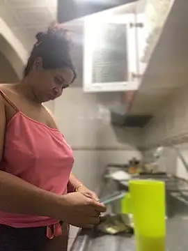 Snapshot of Carola-Ross chatting on January 17, 2026, 4:22 pm Carola-Ross online show from January 17, 2026, 4:22 pm