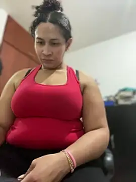 Snapshot of Carola-Ross chatting on February 13, 2026, 5:31 pm Carola-Ross online show from February 13, 2026, 5:31 pm