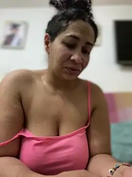 Snapshot of Carola-Ross chatting on February 14, 2026, 3:42 pm Carola-Ross online show from February 14, 2026, 3:42 pm