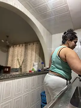 Snapshot of Carola-Ross chatting on February 17, 2026, 5:19 pm Carola-Ross online show from February 17, 2026, 5:19 pm