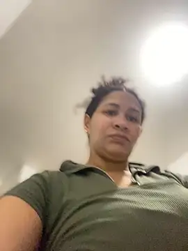 Snapshot of Carola-Ross chatting on February 20, 2026, 5:24 pm Carola-Ross online show from February 20, 2026, 5:24 pm